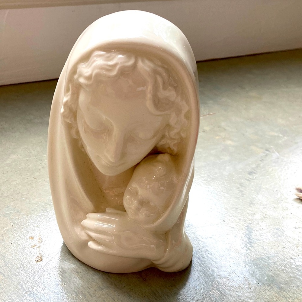 Golden Crown Sacrart west Germany Madonna Cream Ceramic Sculpture. Perfect.